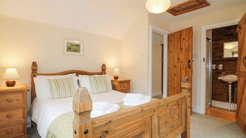 Cottage | 5 bedrooms, free WiFi, individually decorated, individually furnished