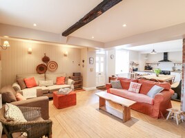 Cottage | Living area | TV, DVD player