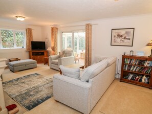 Casa de campo | Área de estar | TV, DVD player