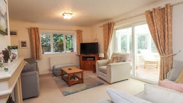 Cottage | Living area | TV, DVD player