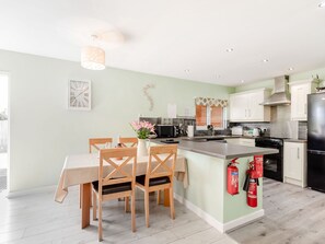 Cottage | Private kitchen | Microwave, stovetop, dishwasher, high chair