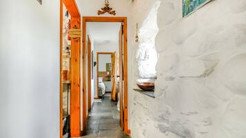 2 habitaciones, decoración personalizada y muebles diferentes