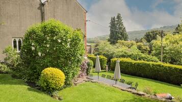 Cottage | Property grounds