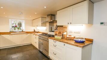Cottage | Interior