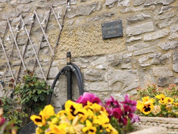 Cottage | Exterior detail - Brookside Barn (Hope Valley)