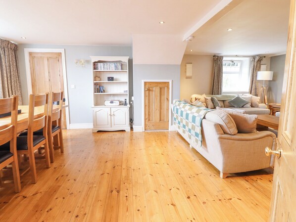 Cottage | Interior