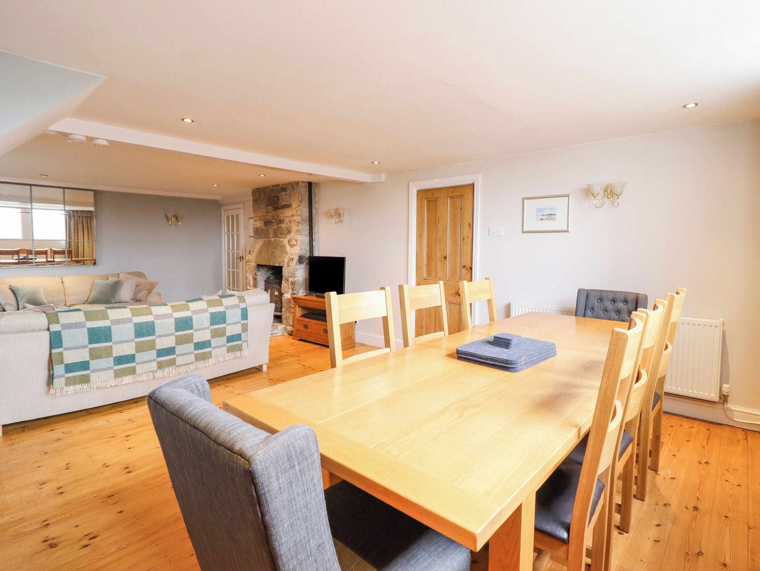 Cottage | Interior