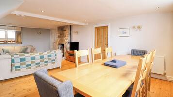Cottage | Interior