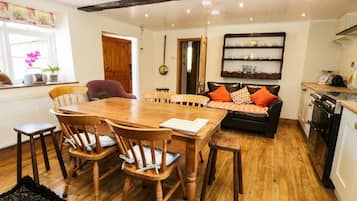 Cottage | Interior