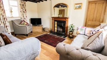 Cottage | Interior