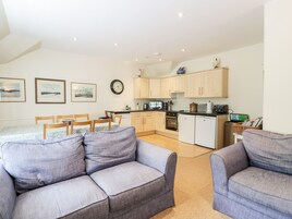 村舍 | 起居区 | DVD 播放器