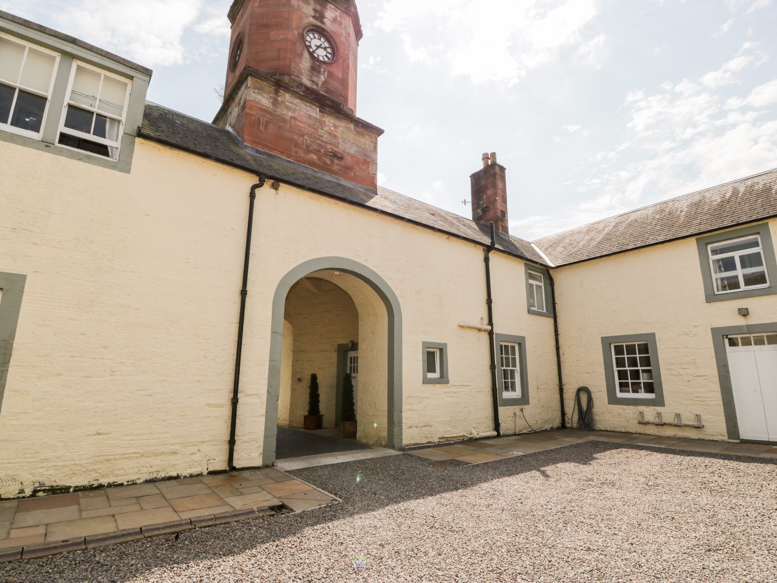 คอทเทจ | บริเวณภายนอก