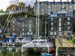 Cottage | Interior - The Captain's Penthouse (Porthmadog)