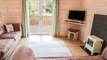 Cottage | Living area | TV, fireplace
