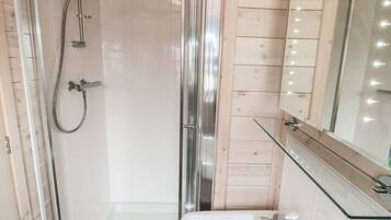 Cottage | Bathroom | Shower