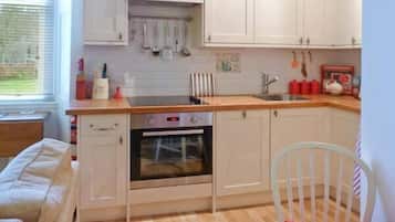 Cottage | 1 bedroom, individually decorated, individually furnished, free WiFi
