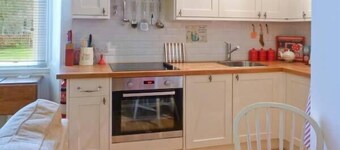 3 Queen Marys Buildings