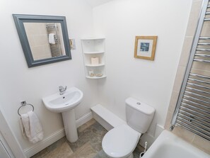 Cottage | Phòng tắm | Buồng tắm vòi sen