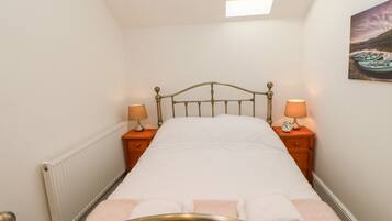 Cottage | 1 bedroom, individually decorated, individually furnished, free WiFi