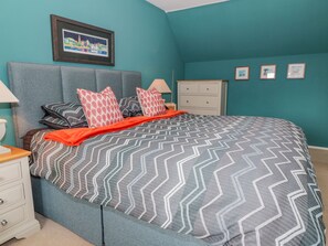 Cottage | 2 bedrooms, individually decorated, individually furnished, free WiFi