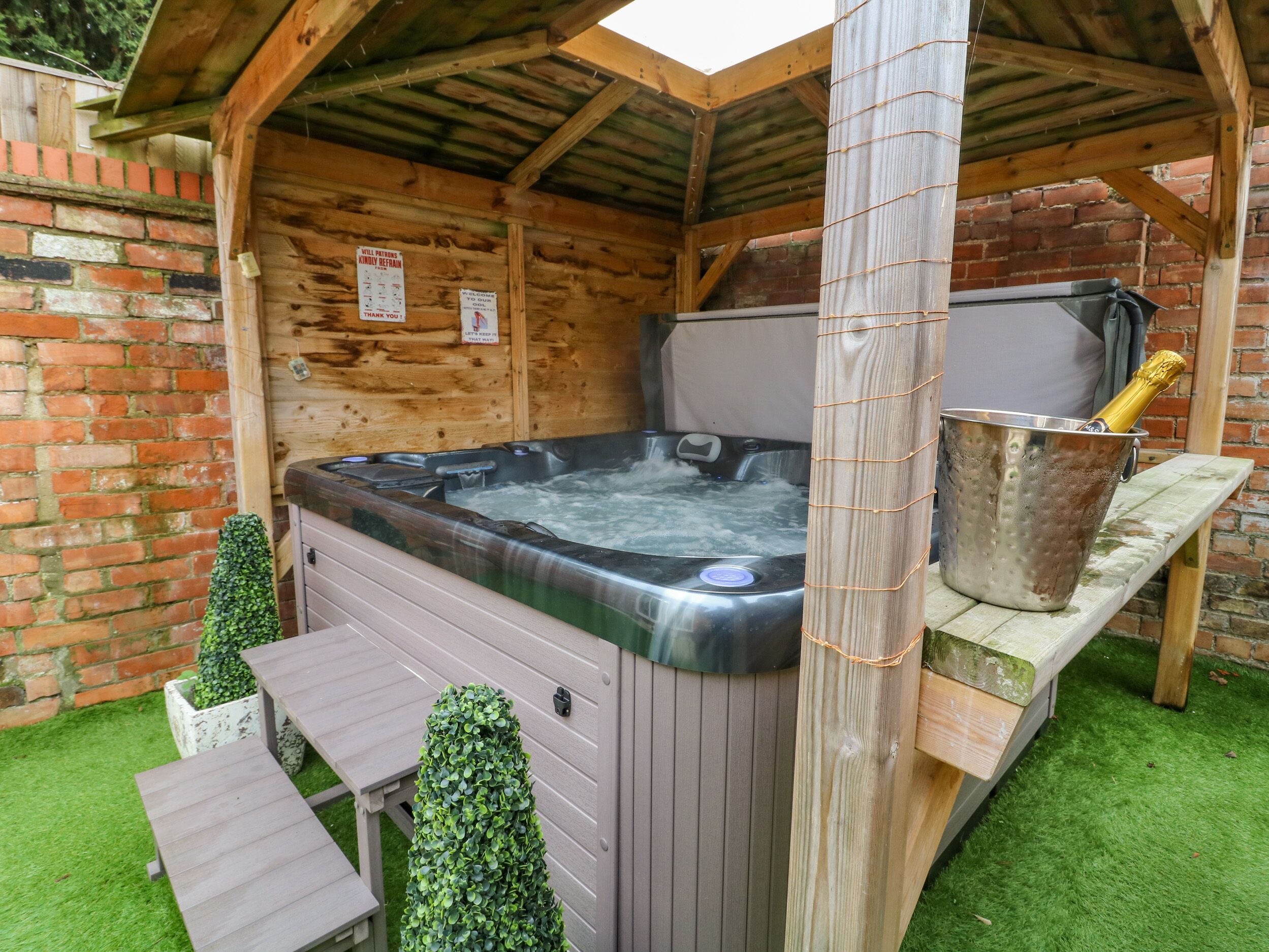 Cottage | Interior