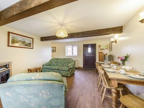 Cottage | Living room - Lark's Rise Cottage (Leek)