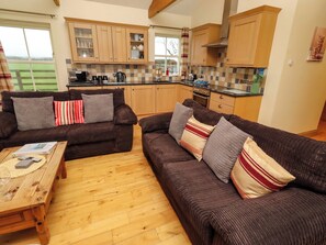 TV - West Gate (Alnwick)