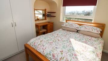 Cottage | 5 bedrooms, individually decorated, individually furnished, free WiFi