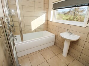 Bathroom - Bicton Lea (Craven Arms)
