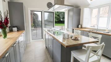 Cottage | Interior