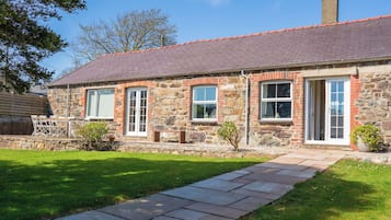 Cottage | Front of property
