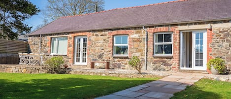 Cottage | Front of property