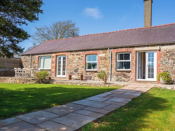 Cottage | Front of property