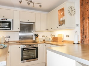 村舍 | 私人厨房 | 洗碗机、厨具/餐具、餐桌