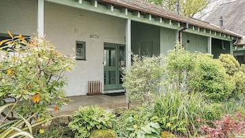 Cottage | Exterior detail