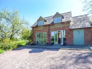 Exterior - Gwdihw (Oswestry)