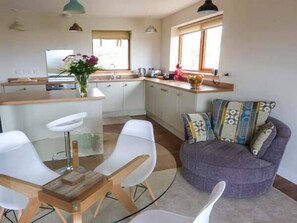 Casa de campo | Cocina privada | Lavavajillas y utensilios de cocina 