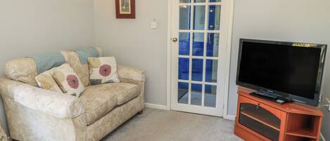 Cottage | Living area | TV, DVD player