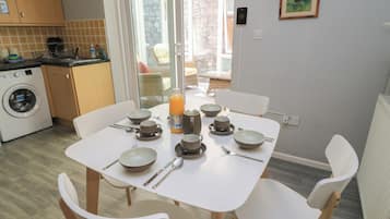 Cottage | Dining