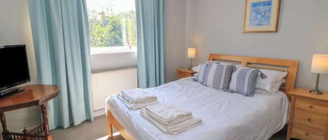 2 bedrooms, WiFi (free), individually decorated, individually furnished