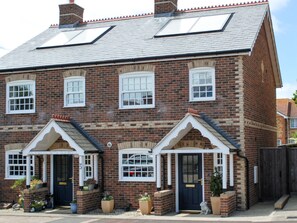Exterior - 4 The Old Smithy (Freshwater)
