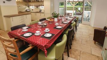 Cottage | Dining