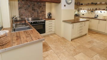 Cottage | Interior