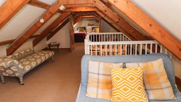 Cottage | 5 bedrooms, individually decorated, individually furnished, free WiFi