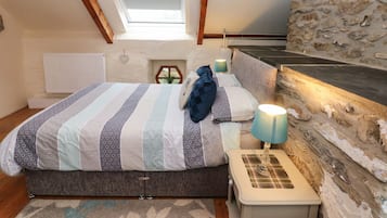 5 bedrooms, individually decorated, individually furnished, free WiFi