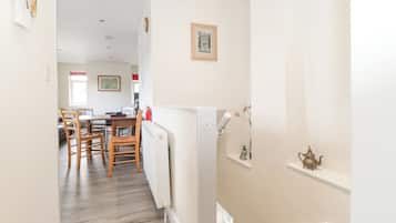 Cottage | Bahagian dalam