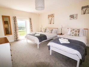 Chaumière | 3 chambres, décor unique, ameublement unique, accès au Wi-Fi (inclus)