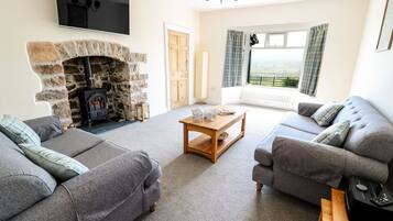 Cottage | Living room | TV