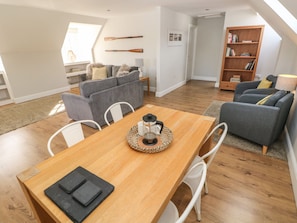 Cottage | Dining - North Beach at The Hideaway (Tenby)