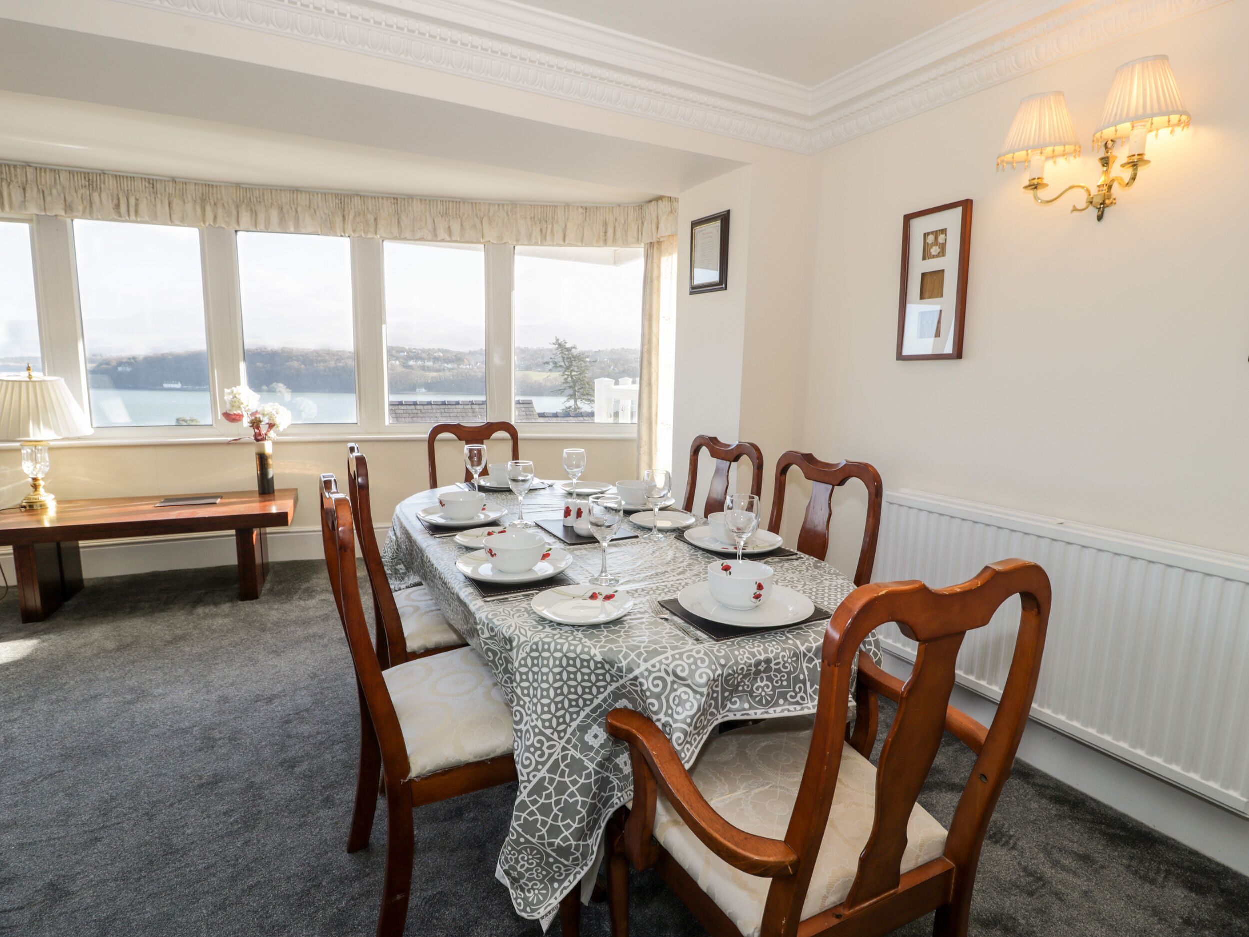 Cottage | Dining